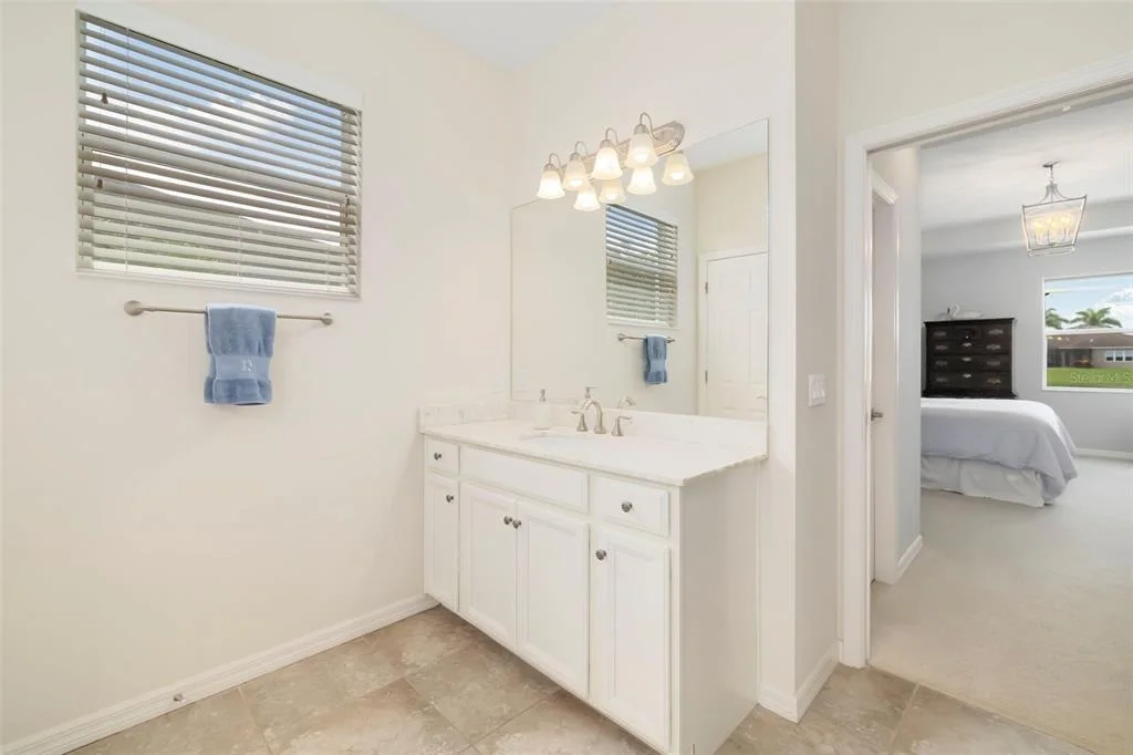 Photo of 332 CHANTILLY TRAIL