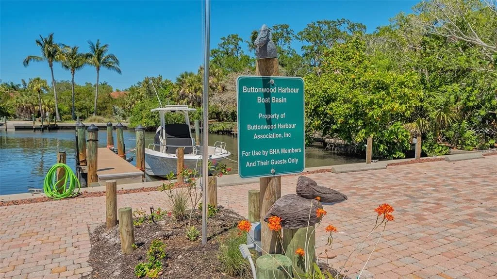 Photo of 619 BUTTONWOOD DRIVE