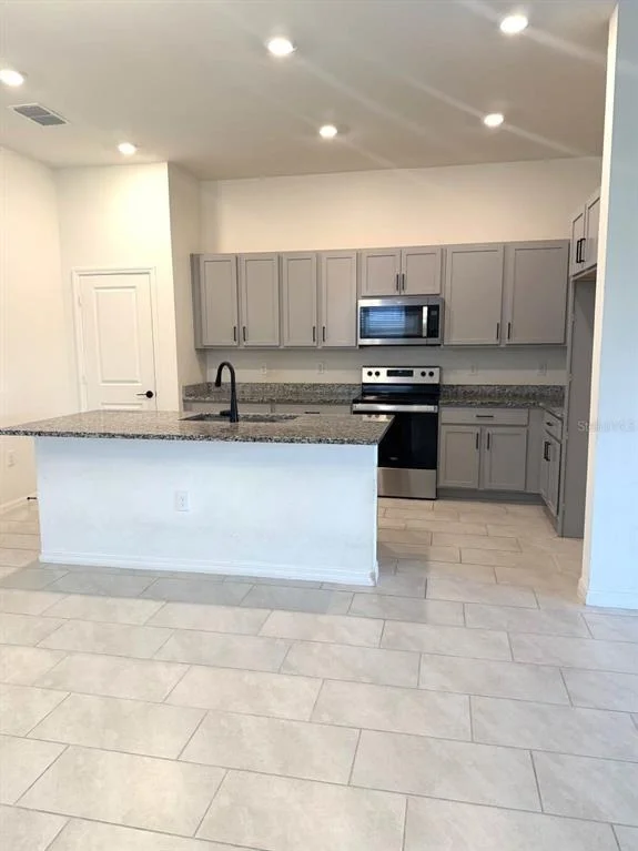 Photo of 925 OVERPOOL AVENUE