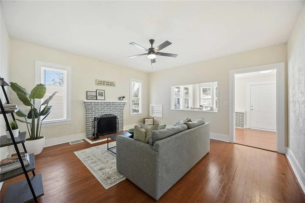 Photo of 2710 3RD AVENUE W
