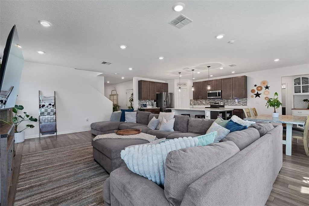 Photo of 123 OAKLEAF WAY