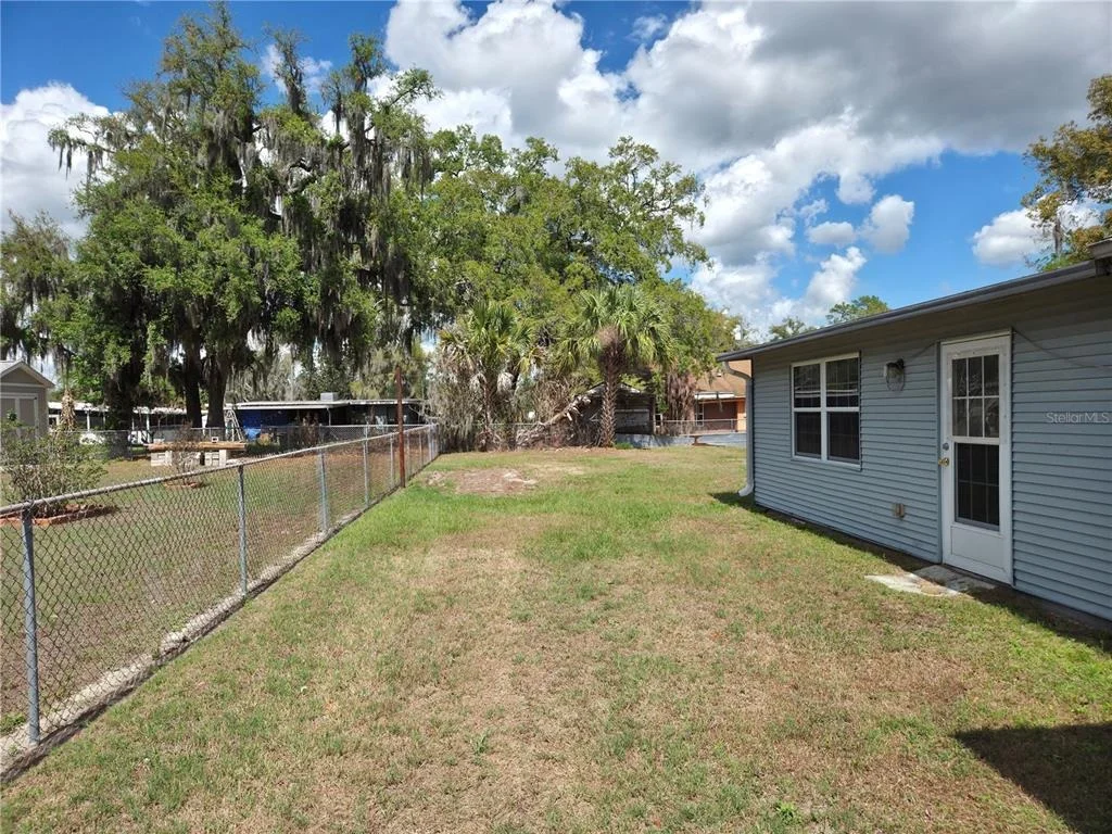 Photo of 640 FORREST DR