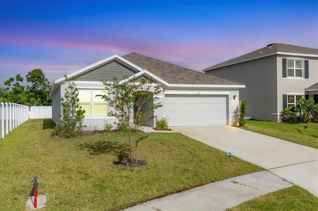 Photo of 2105 GRAND FLORA TRAIL