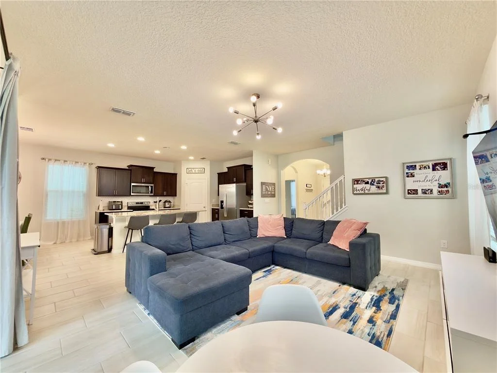 Photo of 17098 WATER SPRING BOULEVARD