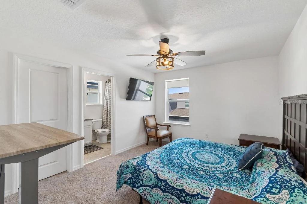 Photo of 1101 LONE PALM WAY