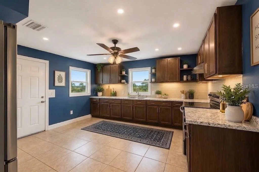 Photo of 205 2ND AVENUE SE