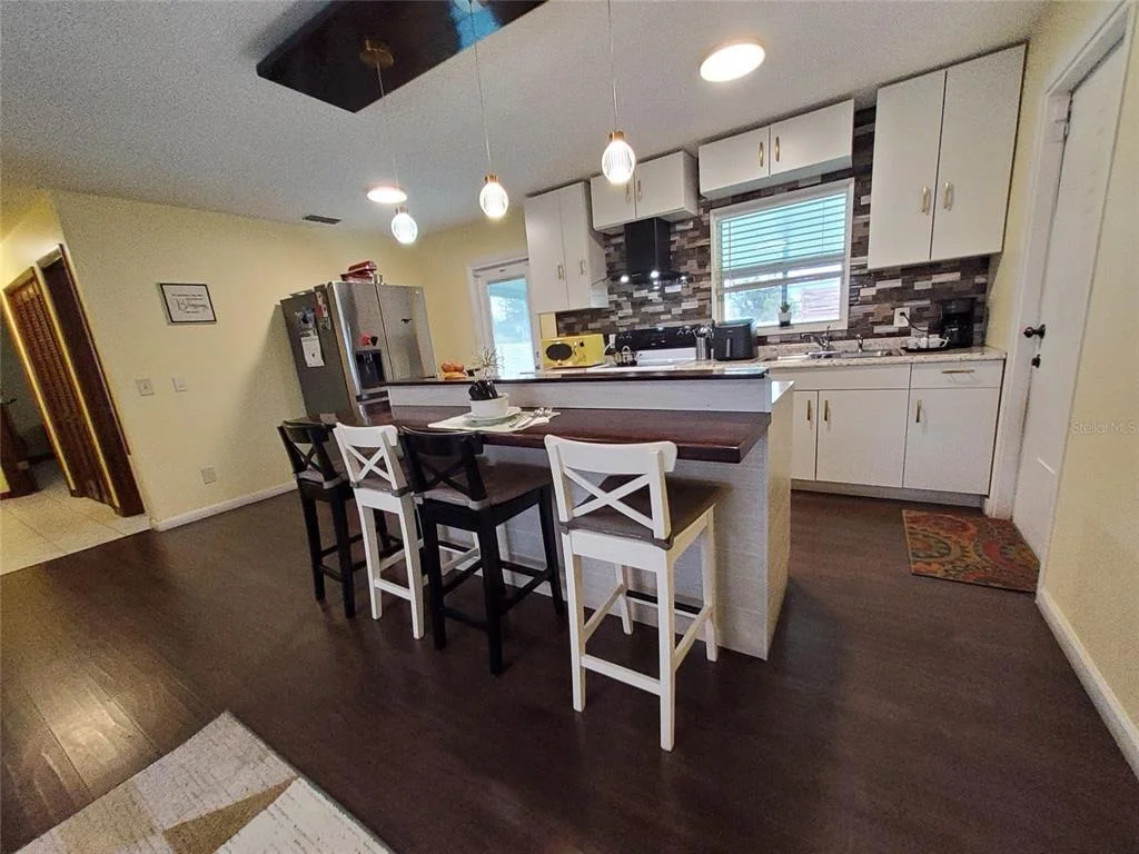 Photo of 1319 MANOR DRIVE