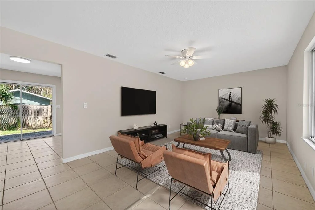Photo of 365 HAND AVENUE