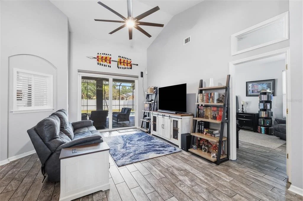 Photo of 12020 RUNNING FOX CIRCLE