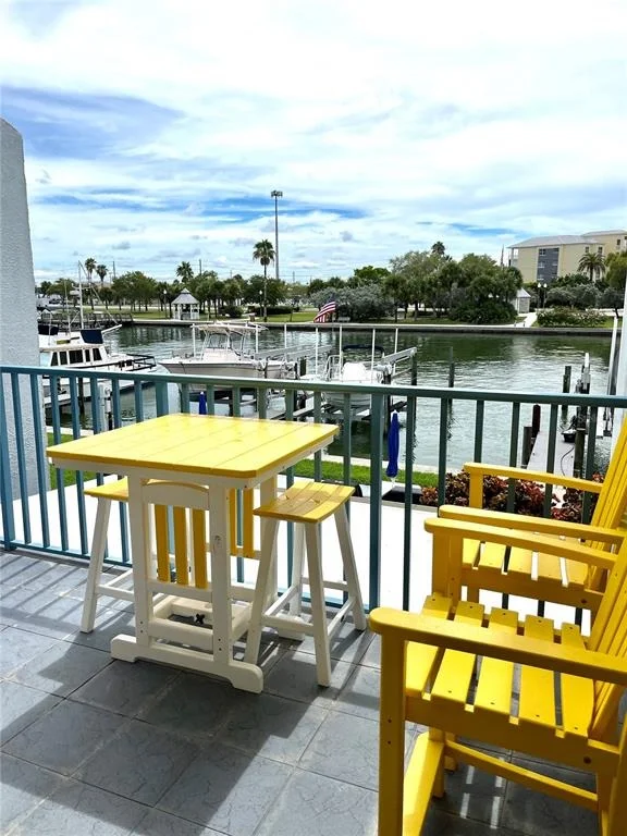 Photo of Unit H at 315 MEDALLION BOULEVARD