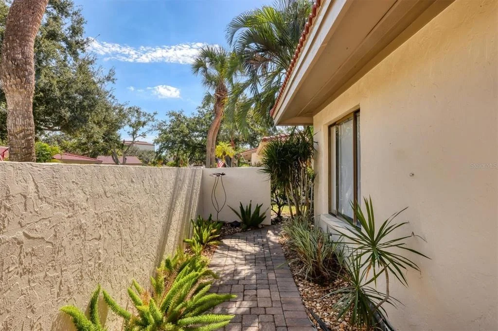 Photo of 6412 SUN EAGLE LANE