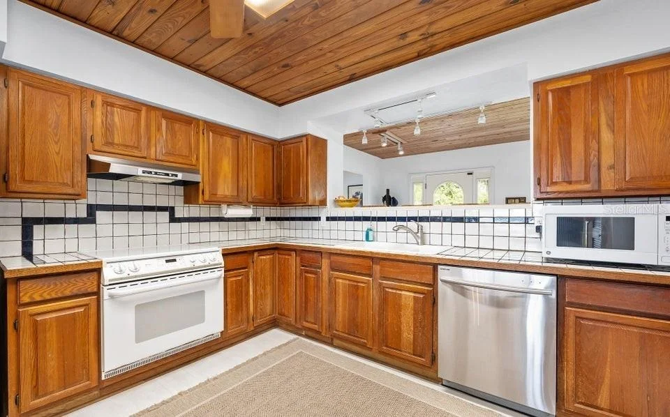 Photo of 1596 JOHN ANDERSON DRIVE