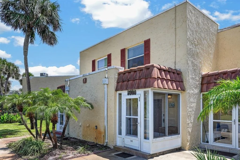 Photo of Unit B8 at 7265 A1A S