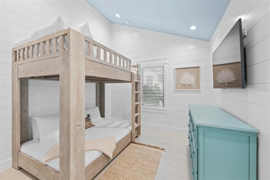 Photo of 211 GRANT DRIVE