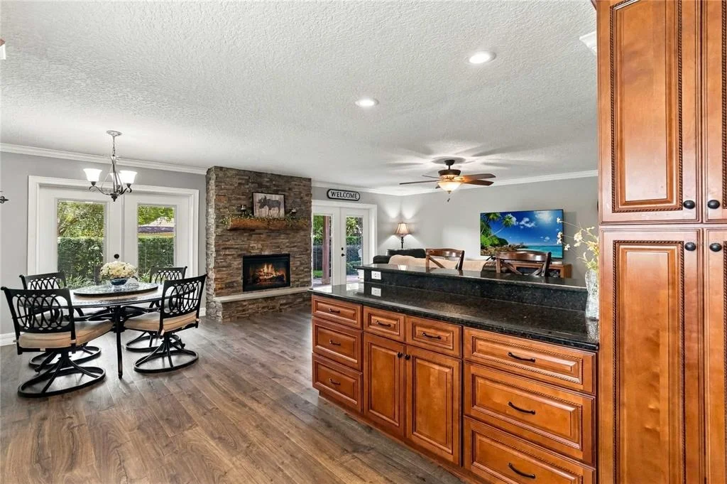 Photo of 1044 FOREST CIRCLE