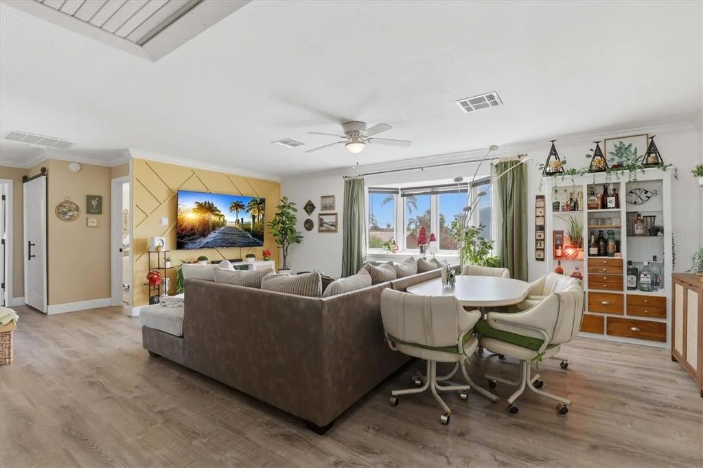 Photo of 3347 OLEANDER DRIVE