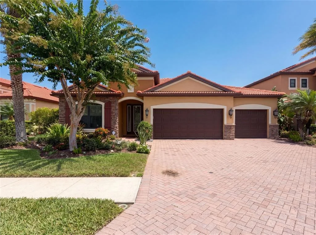 Photo of 2575 GRAND LAKESIDE DRIVE