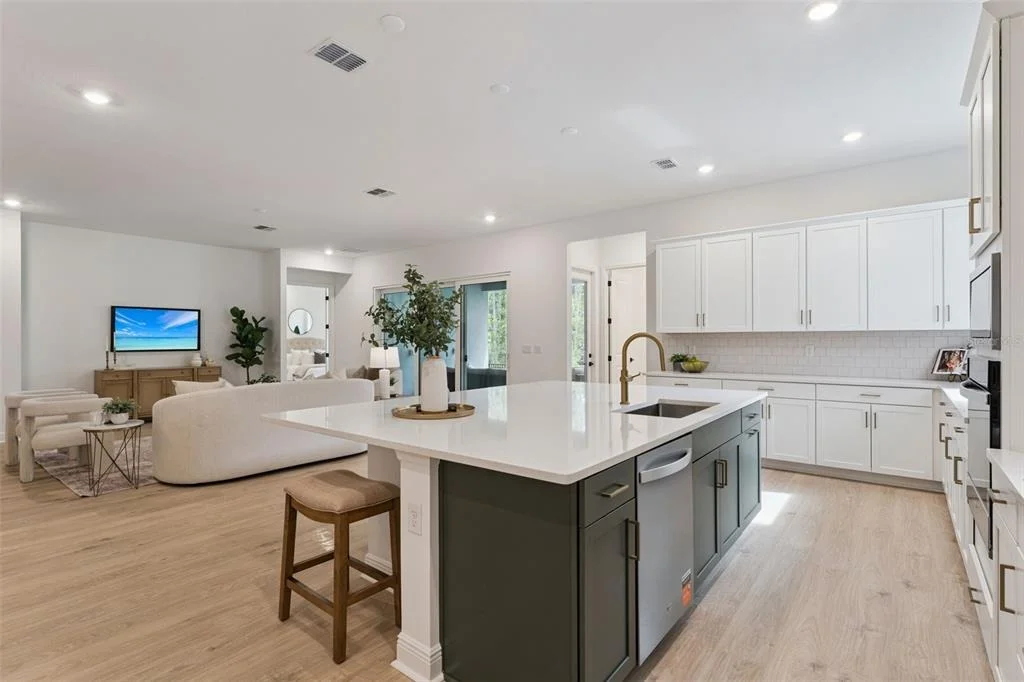 Photo of 14353 CREST PALM AVENUE