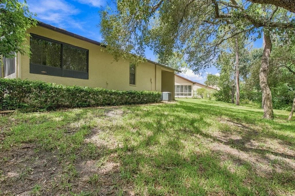 Photo of 6810 PLUMLEAF COURT