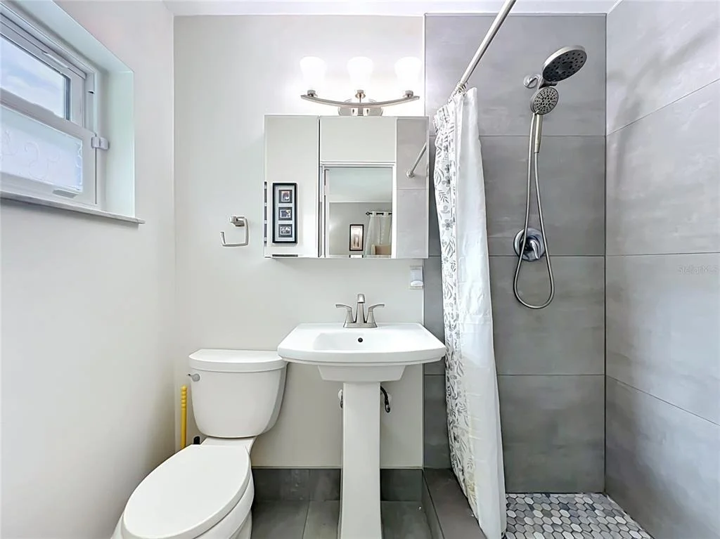 Photo of 2806 VINE STREET