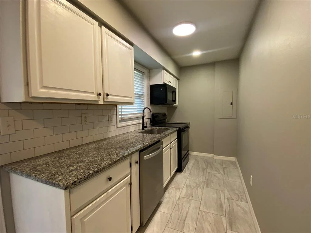 Photo of 39656 MEADOWOOD LOOP