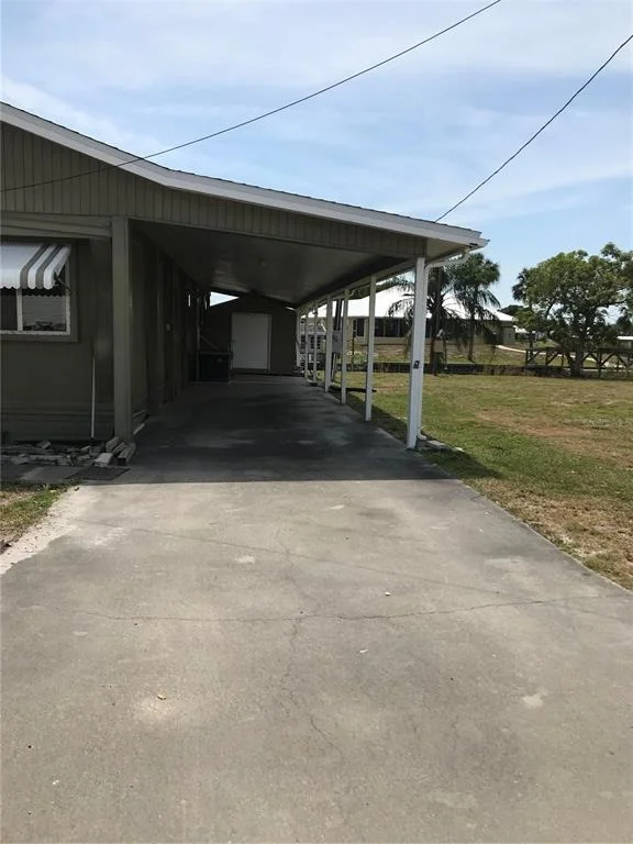 Photo of 1474 LAKE DRIVE W