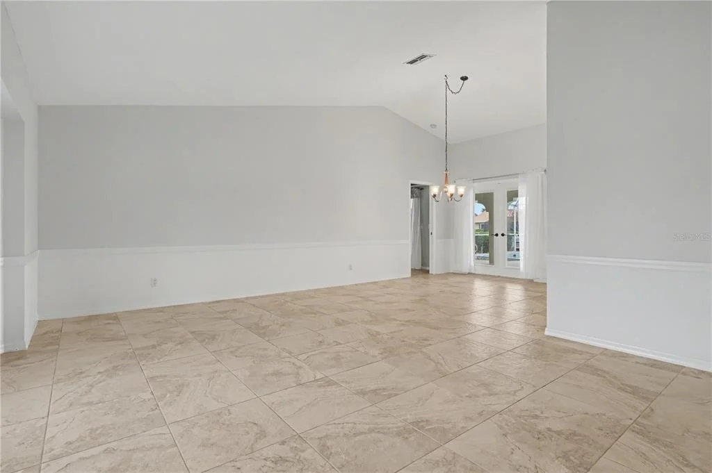 Photo of 1119 VIA FORMIA