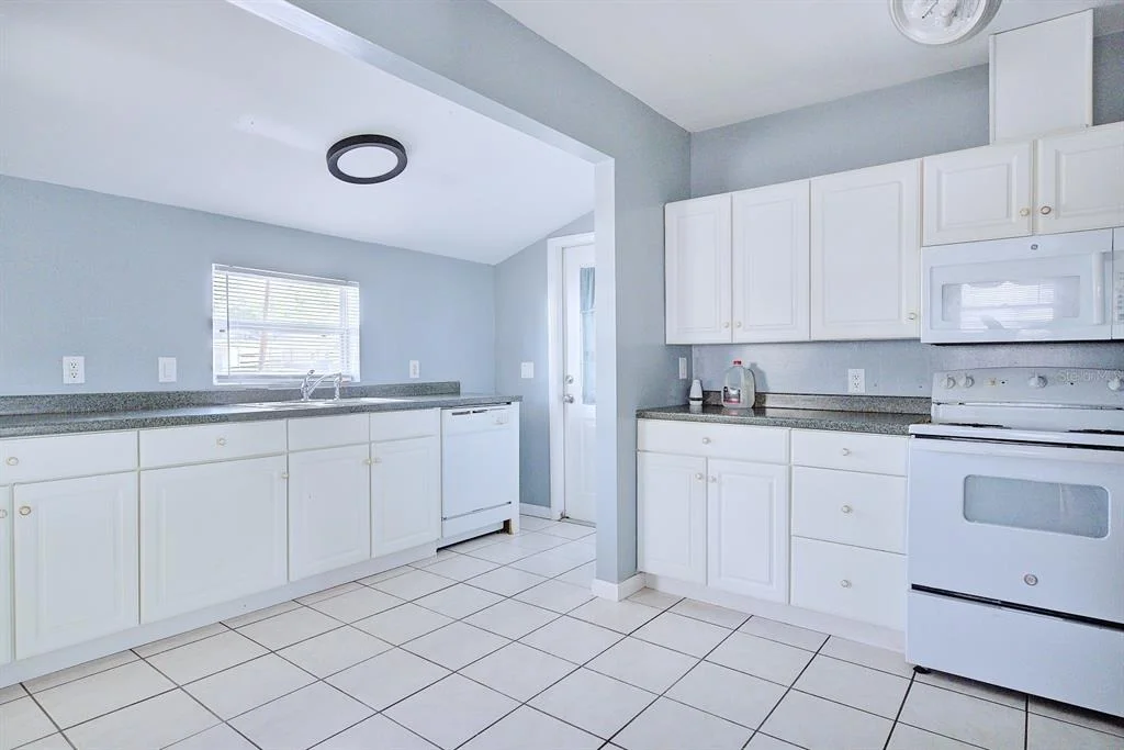 Photo of 121 BATES AVENUE SE
