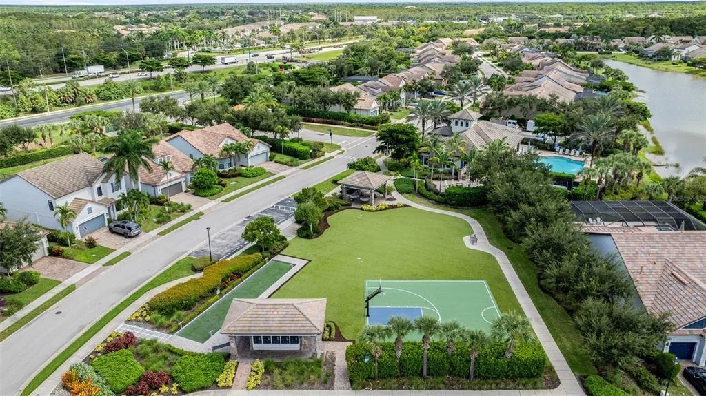 Photo of 16293 CAMDEN LAKES CIRCLE
