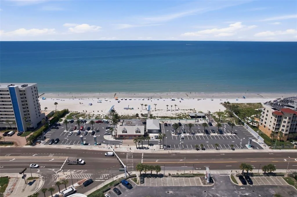 Photo of Unit F at 175 MEDALLION BOULEVARD