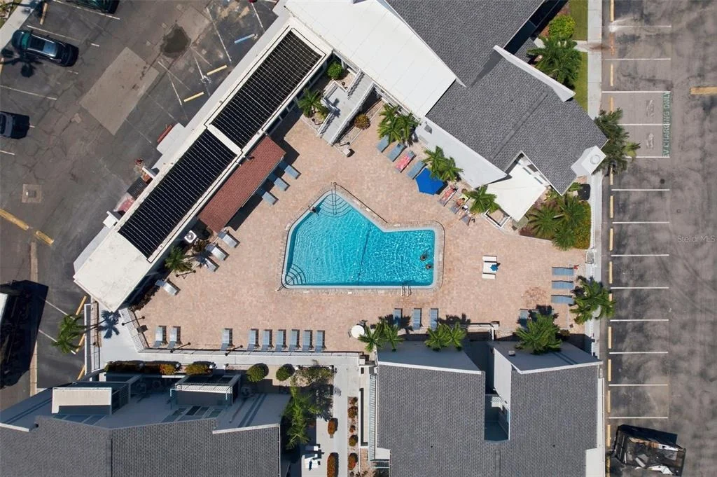 Photo of Unit F at 175 MEDALLION BOULEVARD