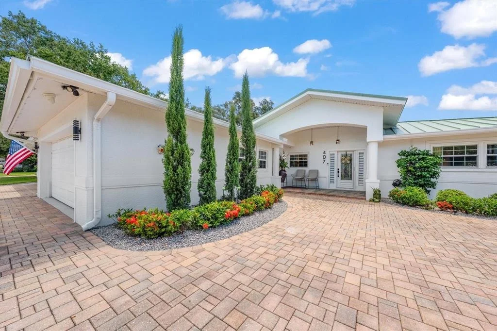 Photo of 407 HARBOR VIEW LANE