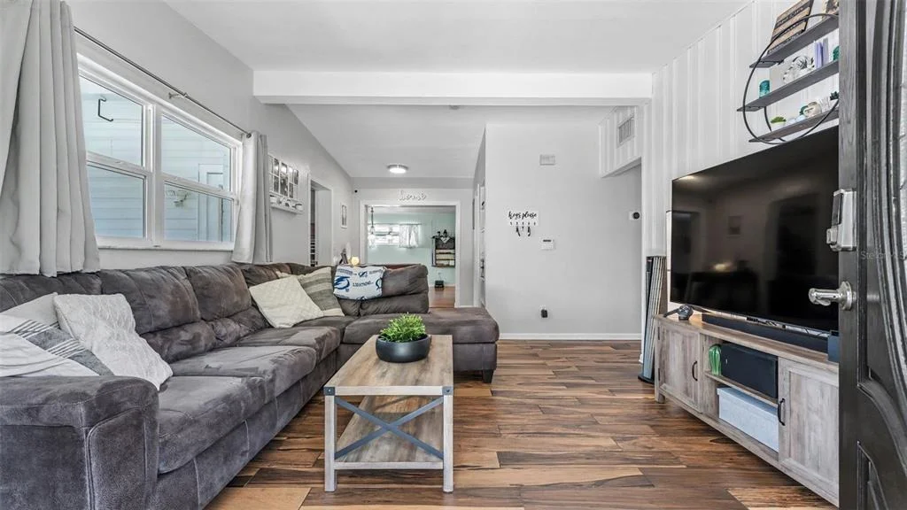 Photo of 680 SUNSET DRIVE