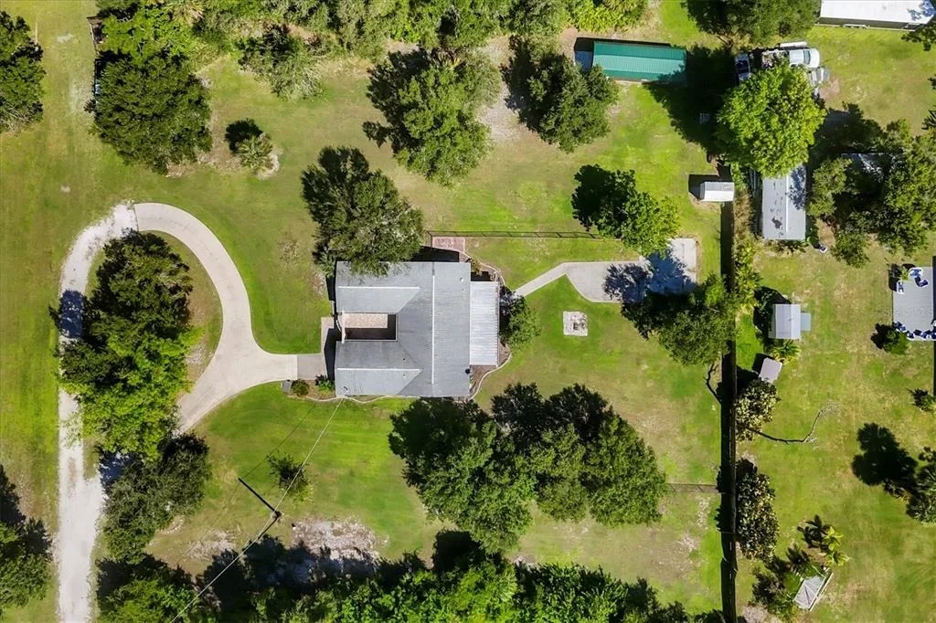 Photo of 1135 RANGE ROAD