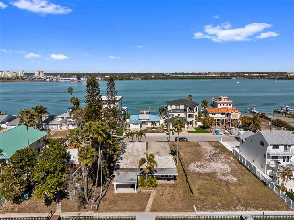 Photo of 837 BAY POINT DRIVE