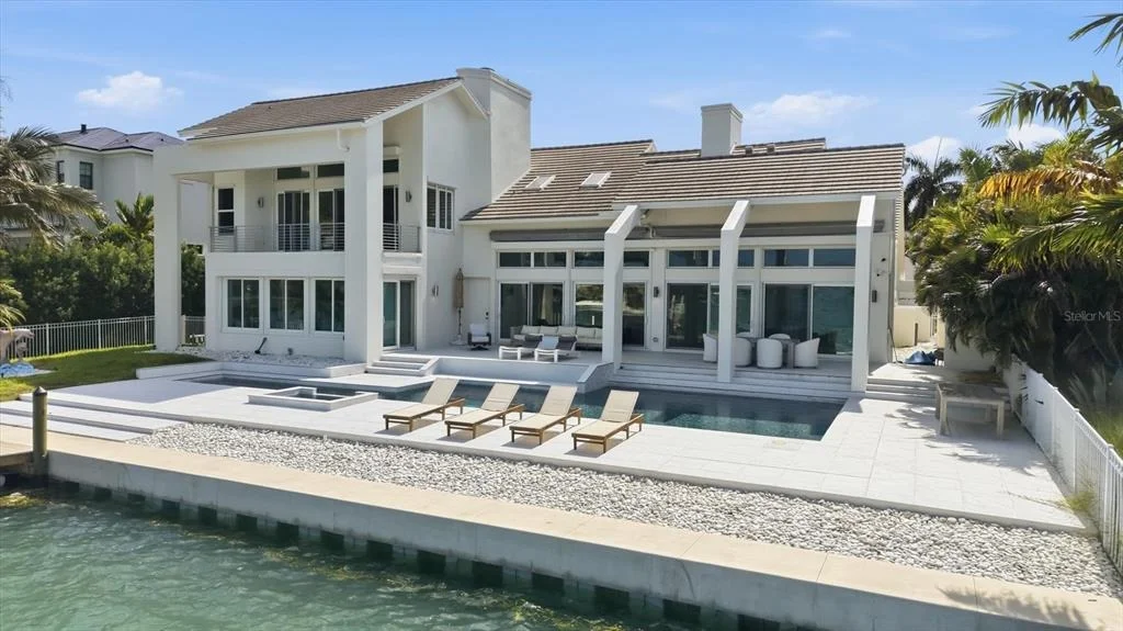 Photo of 216 BIRD KEY DRIVE