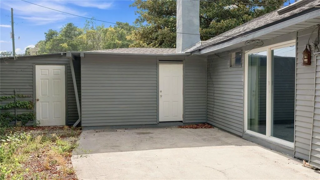 Photo of 2107 NE 8TH ROAD