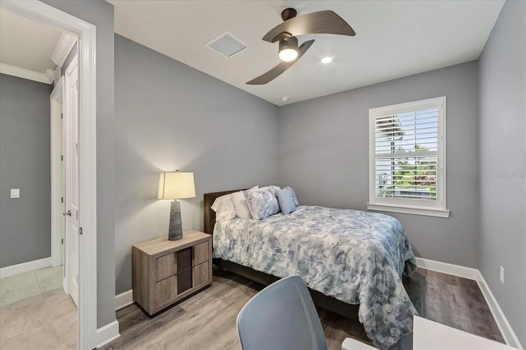 Photo of 6927 HOLBROOK COVE