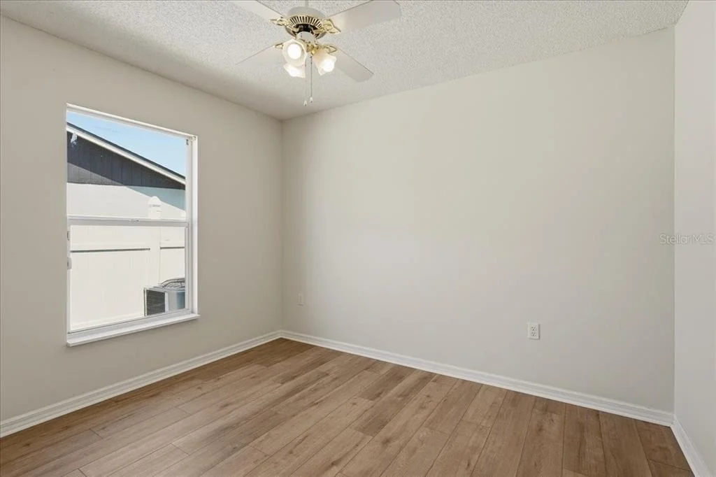 Photo of 372 LAKE DAISY CIR