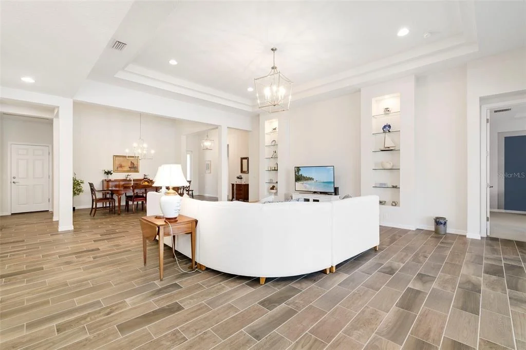 Photo of 332 CHANTILLY TRAIL