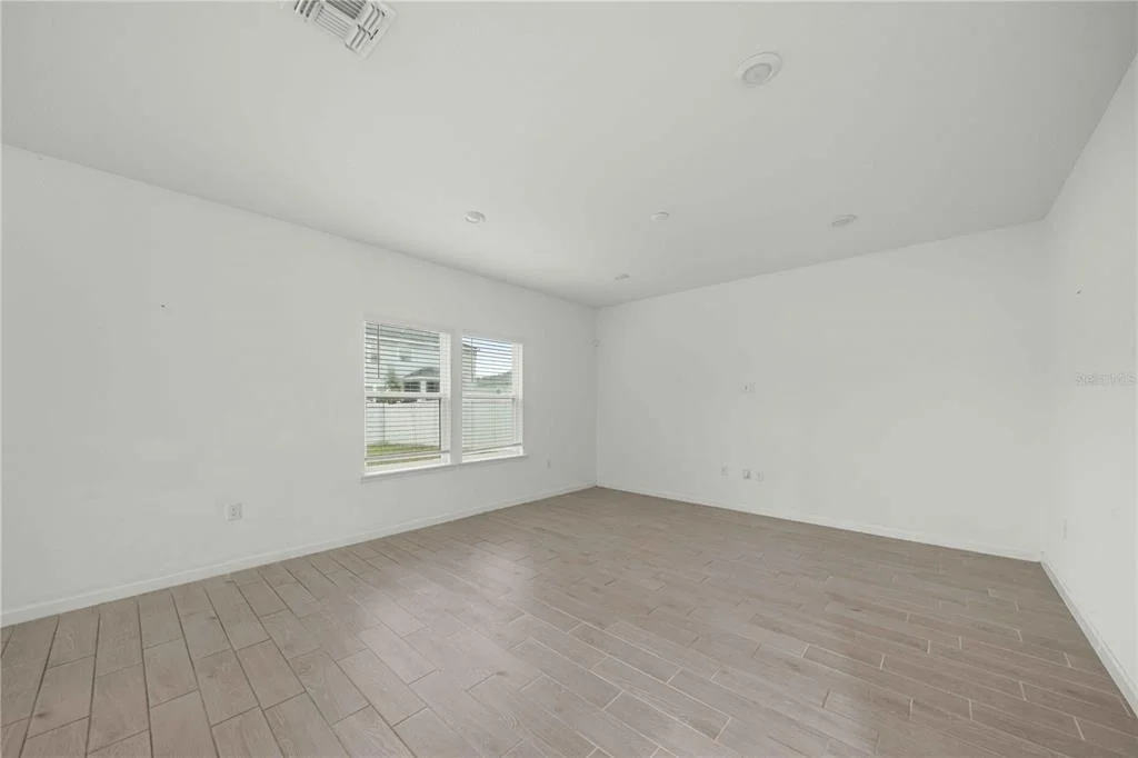 Photo of 3980 NE 34TH AVENUE