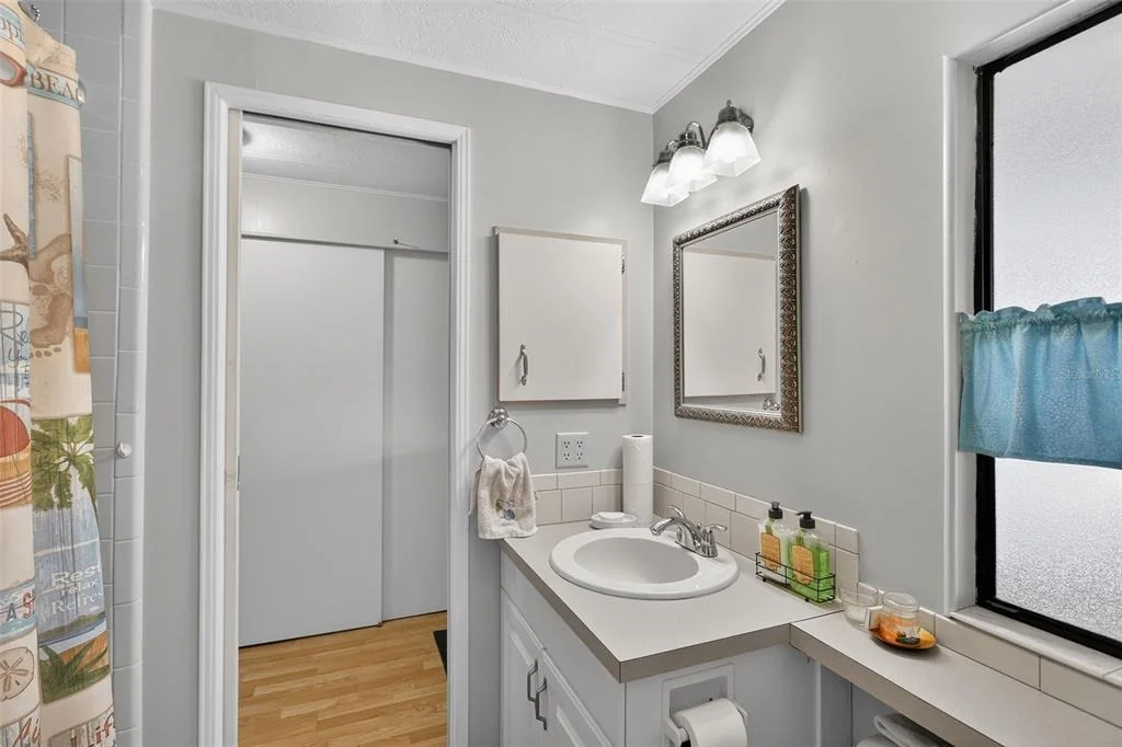 Photo of 652 LA SALA