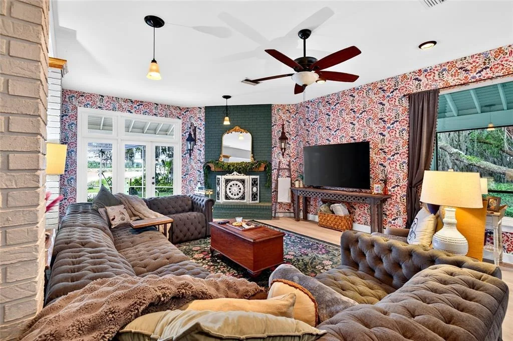 Photo of 9945 REDS LANE