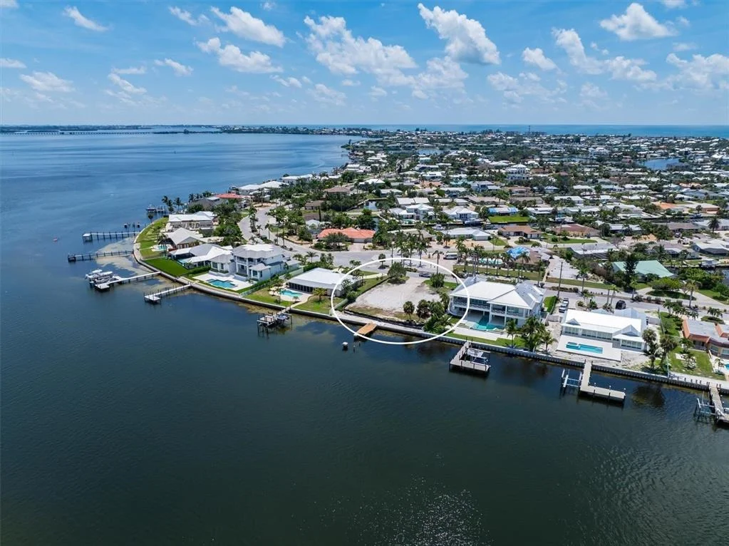 Photo of 659 KEY ROYALE DRIVE