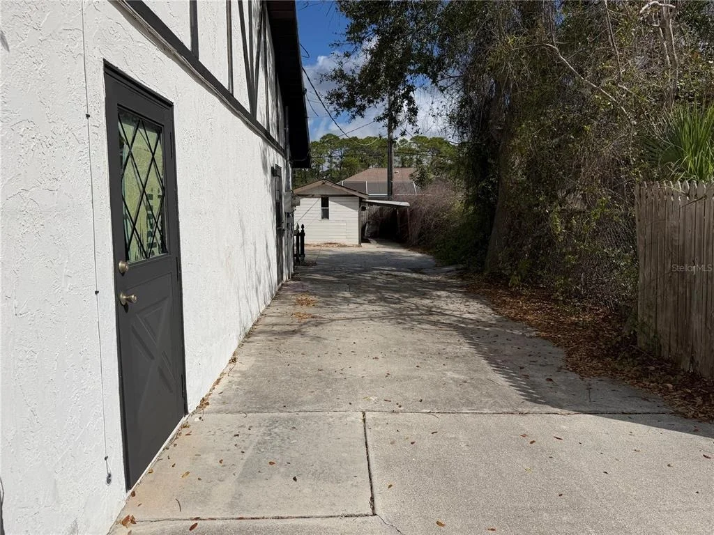 Photo of 1500 CREST DRIVE