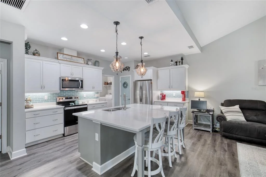 Photo of 444 LIME AVENUE