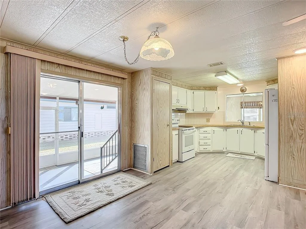 Photo of 807 SWALLOW LANE