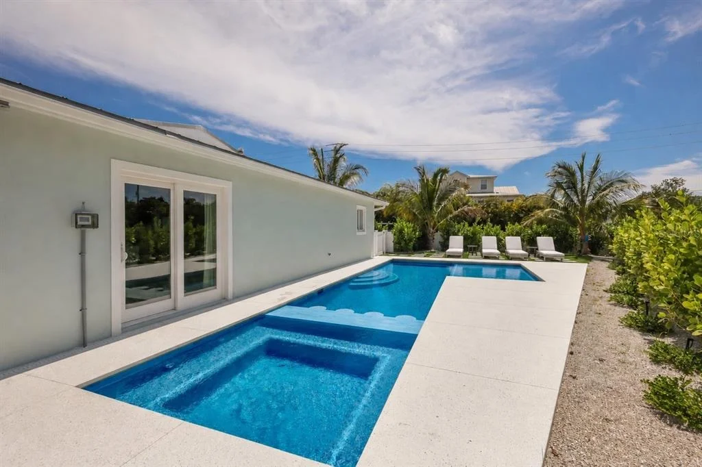 Photo of 6401 MARINA DRIVE