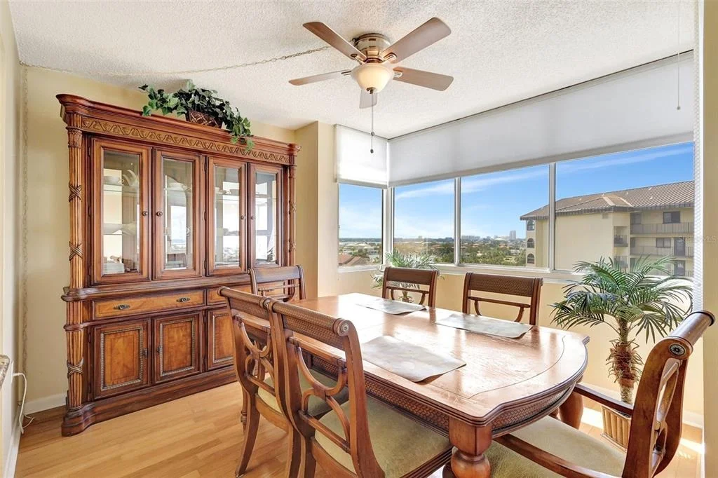 Photo of Unit 708 at 660 ISLAND WAY
