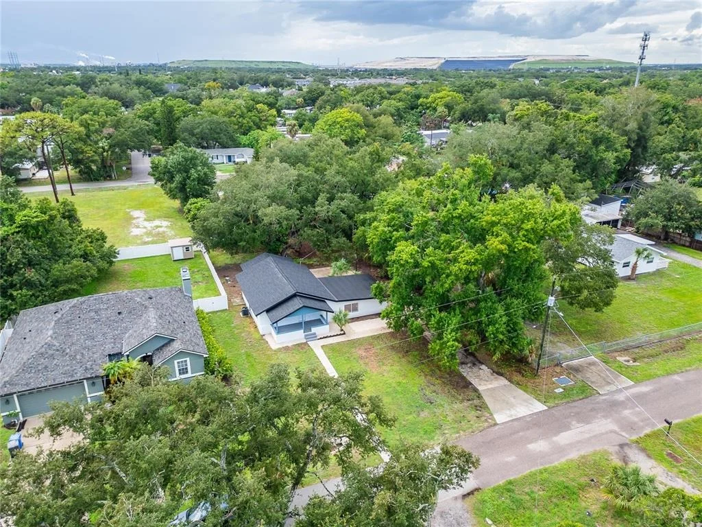 Photo of 8809 DYER ROAD